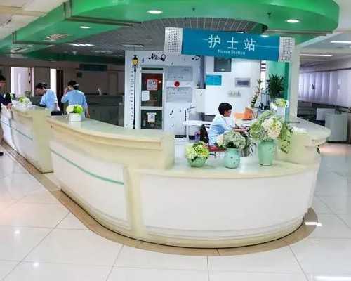 代妈哪家试管辅助生殖中心在成功率方面表现突出？